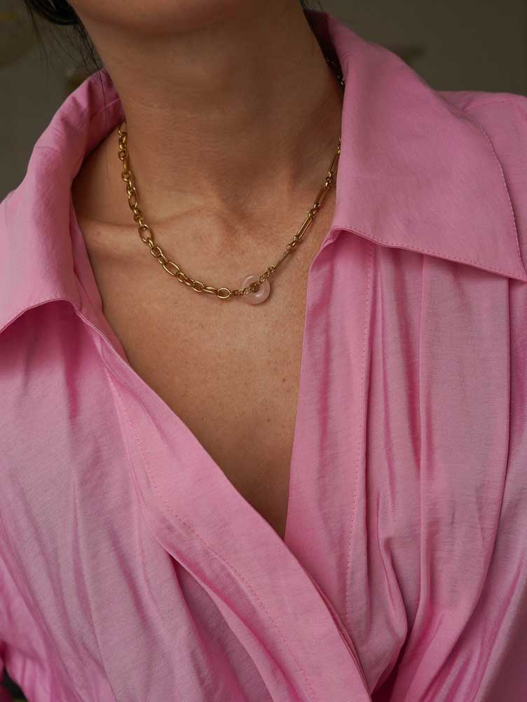 🌸 Collier Doré & Pierre Naturelle – Quartz Rose 40,5 cm + 5 cm